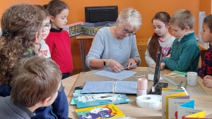 Un atelier à la médiathèque de Monistrol pour les écoliers du Château