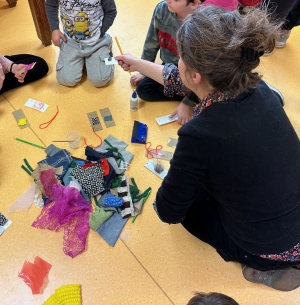 Araules : les enfants créent des livres tactiles