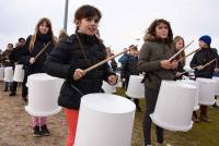 Monistrol-sur-Loire : un orchestre de percussions composé par 150 écoliers de CM2 (vidéo)