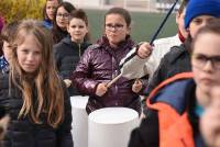 Monistrol-sur-Loire : un orchestre de percussions composé par 150 écoliers de CM2 (vidéo)