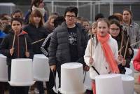 Monistrol-sur-Loire : un orchestre de percussions composé par 150 écoliers de CM2 (vidéo)