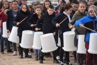 Monistrol-sur-Loire : un orchestre de percussions composé par 150 écoliers de CM2 (vidéo)