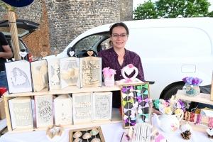 Le Monastier-sur-Gazeille : elle réalise des livres pliés et des accessoires avec ses petites mains