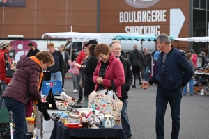 À Monistrol-sur-Loire, 600 mètres linéaires d’objets d’occasion ce dimanche sur le parking d’Intermarché