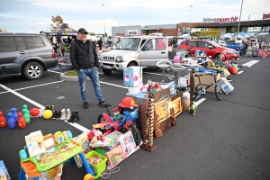 À Monistrol-sur-Loire, 600 mètres linéaires d’objets d’occasion ce dimanche sur le parking d’Intermarché