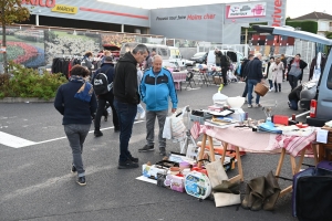 À Monistrol-sur-Loire, 600 mètres linéaires d’objets d’occasion ce dimanche sur le parking d’Intermarché