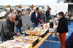 À Monistrol-sur-Loire, 600 mètres linéaires d’objets d’occasion ce dimanche sur le parking d’Intermarché