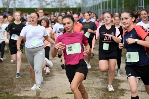 Yssingeaux : 550 collégiens au pas de course au complexe sportif