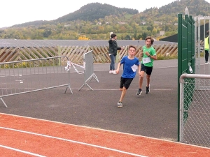 Yssingeaux : 550 collégiens au pas de course au complexe sportif