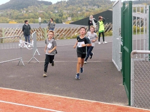 Yssingeaux : 550 collégiens au pas de course au complexe sportif