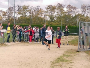 Yssingeaux : 550 collégiens au pas de course au complexe sportif