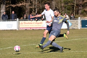 Foot, R2 : Sucs et Lignon fait tomber le leader Veauche