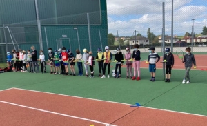 De la cour d&#039;école aux courts de tennis à Montfaucon-en-Velay