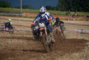 Course sur prairie de Saint-Maurice-de-Lignon : les motos Open (série 2)