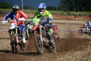 Course sur prairie de Saint-Maurice-de-Lignon : les motos Open (série 2)