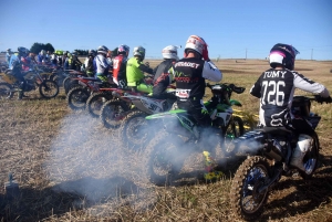 Course sur prairie de Saint-Maurice-de-Lignon : les motos Open (série 2)