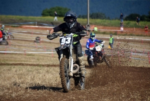 Course sur prairie de Saint-Maurice-de-Lignon : les motos Open (série 2)