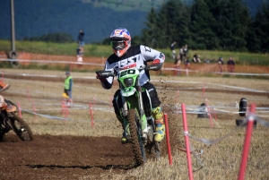 Course sur prairie de Saint-Maurice-de-Lignon : les motos Open (série 2)