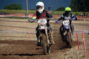 Course sur prairie de Saint-Maurice-de-Lignon : les motos Open (série 2)