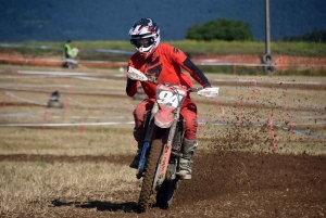 Course sur prairie de Saint-Maurice-de-Lignon : les motos Open (série 2)