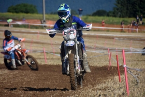 Course sur prairie de Saint-Maurice-de-Lignon : les motos Open (série 2)