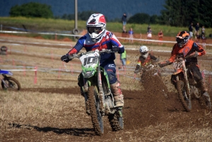 Course sur prairie de Saint-Maurice-de-Lignon : les motos Open (série 2)