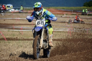 Course sur prairie de Saint-Maurice-de-Lignon : les motos Open (série 2)