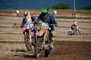 Course sur prairie de Saint-Maurice-de-Lignon : les motos Open (série 2)