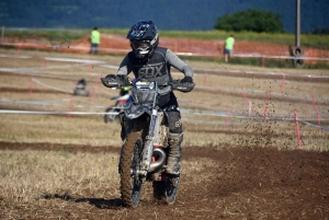 Course sur prairie de Saint-Maurice-de-Lignon : les motos Open (série 2)