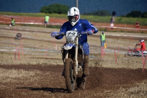 Course sur prairie de Saint-Maurice-de-Lignon : les motos Open (série 2)