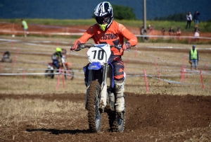 Course sur prairie de Saint-Maurice-de-Lignon : les motos Open (série 2)