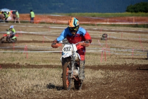 Course sur prairie de Saint-Maurice-de-Lignon : les motos Open (série 2)