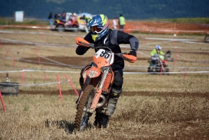 Course sur prairie de Saint-Maurice-de-Lignon : les motos Open (série 2)