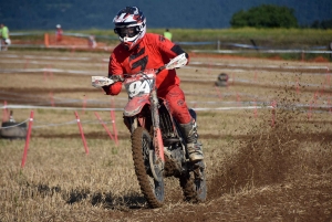 Course sur prairie de Saint-Maurice-de-Lignon : les motos Open (série 2)