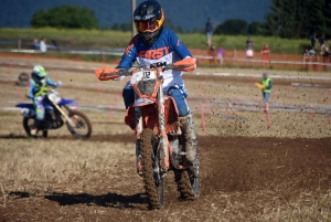 Course sur prairie de Saint-Maurice-de-Lignon : les motos Open (série 2)