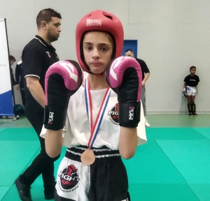 Boxe kick light : l&#039;Aurécoise Jasmine Dutel sacrée championne de France