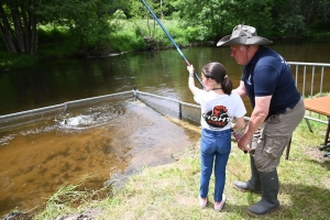 Sainte-Sigolène : une bonne pêche assurée pour les enfants dans la Dunière