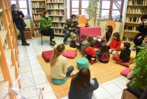 Lapte : les enfants captivés par les lectures à la bibliothèque