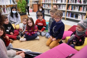 Lapte : les enfants captivés par les lectures à la bibliothèque