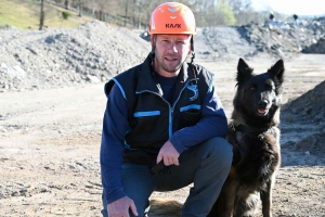 Yssingeaux : le flair des chiens à l&#039;épreuve des décombres