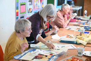 L&#039;atelier de peinture sur porcelaine d&#039;Yssingeaux vous ouvre les bras