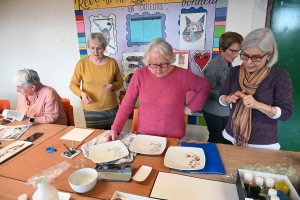 L&#039;atelier de peinture sur porcelaine d&#039;Yssingeaux vous ouvre les bras