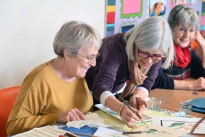 L&#039;atelier de peinture sur porcelaine d&#039;Yssingeaux vous ouvre les bras