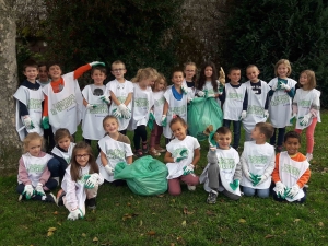 Monistrol-sur-Loire : les écoliers du Château ramassent les déchets sur différents sites