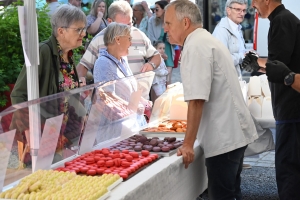 Yssingeaux : plus de 8000 macarons solidaires vendus par les pâtissiers et le Rotary