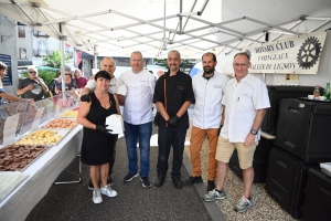 Yssingeaux : plus de 8000 macarons solidaires vendus par les pâtissiers et le Rotary