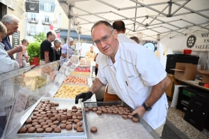 Yssingeaux : plus de 8000 macarons solidaires vendus par les pâtissiers et le Rotary