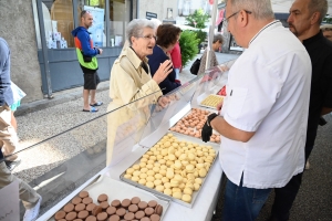 Yssingeaux : plus de 8000 macarons solidaires vendus par les pâtissiers et le Rotary