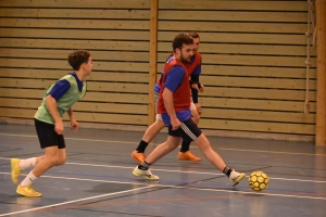 Saint-Romain-Lachalm : trois entreprises de la plasturgie s&#039;affrontent... au futsal