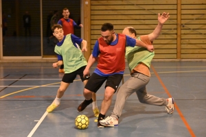 Saint-Romain-Lachalm : trois entreprises de la plasturgie s&#039;affrontent... au futsal